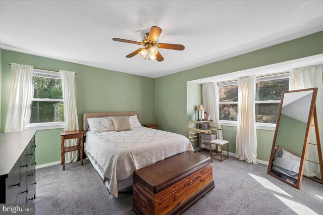 704 SWARTHMOREWOOD LN, Swarthmore, PA 19081