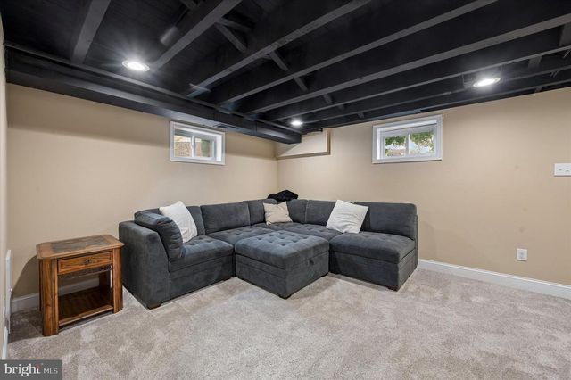 704 SWARTHMOREWOOD LN, Swarthmore, PA 19081