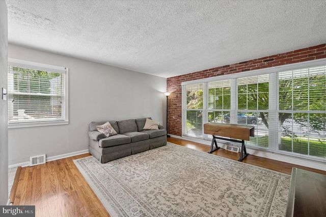 704 SWARTHMOREWOOD LN, Swarthmore, PA 19081