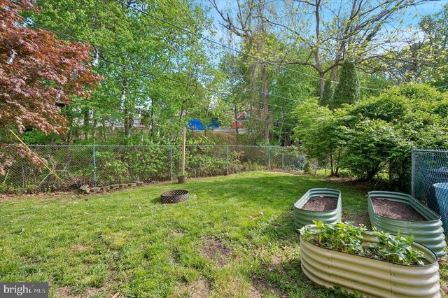 704 SWARTHMOREWOOD LN, Swarthmore, PA 19081