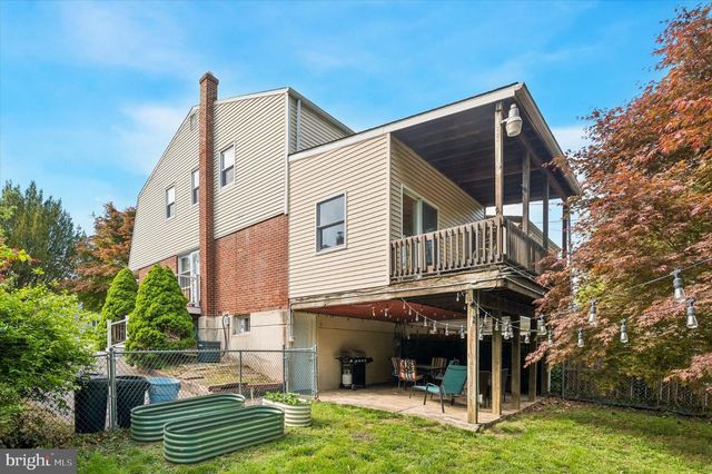 704 SWARTHMOREWOOD LN, Swarthmore, PA 19081