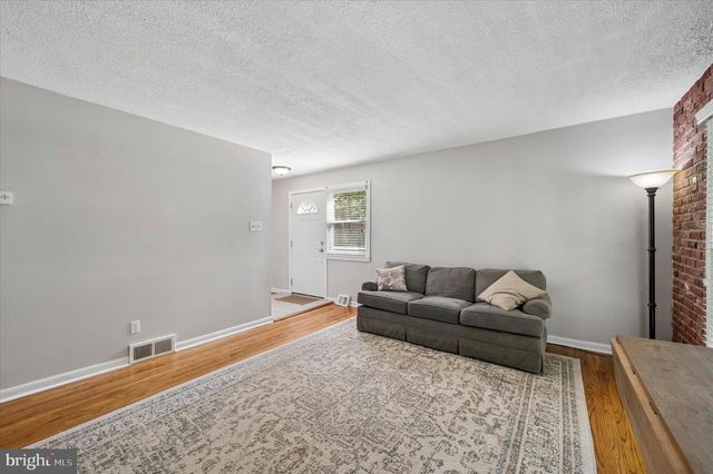 704 SWARTHMOREWOOD LN, Swarthmore, PA 19081