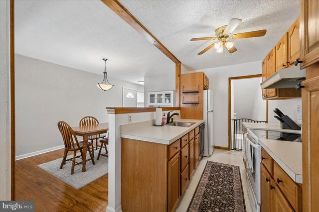 704 SWARTHMOREWOOD LN, Swarthmore, PA 19081