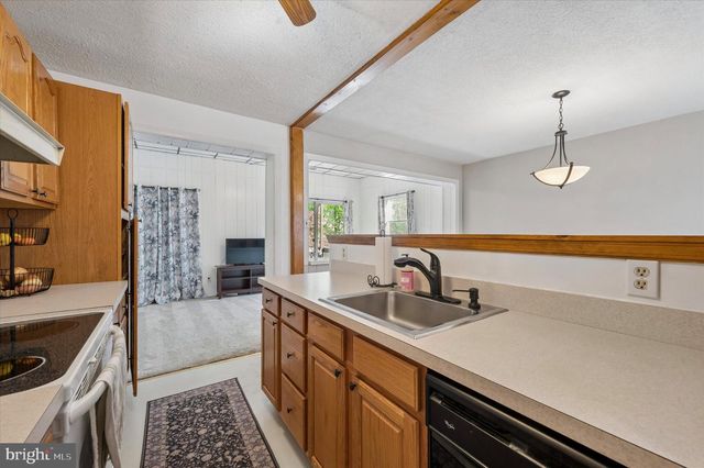 704 SWARTHMOREWOOD LN, Swarthmore, PA 19081