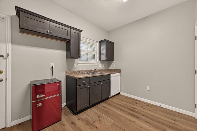 5726 Southwind Street, Houston, TX 77033