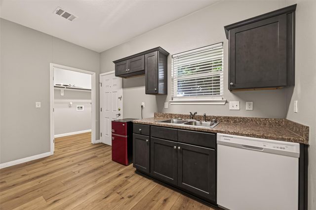 5726 Southwind Street, Houston, TX 77033