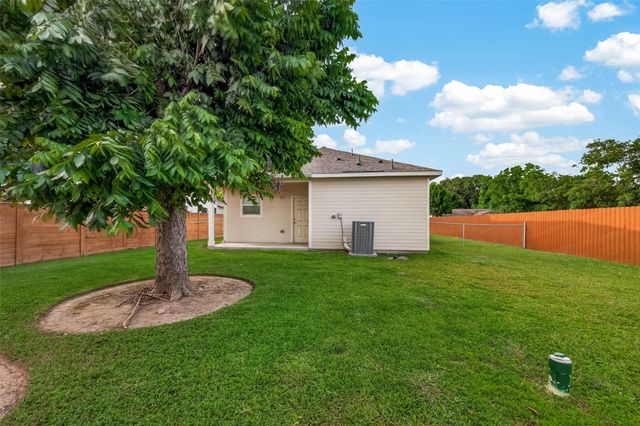 5726 Southwind Street, Houston, TX 77033