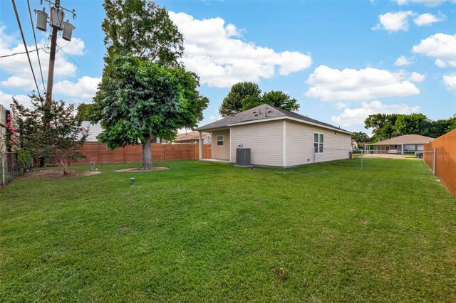 5726 Southwind Street, Houston, TX 77033