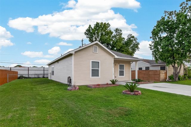 5726 Southwind Street, Houston, TX 77033