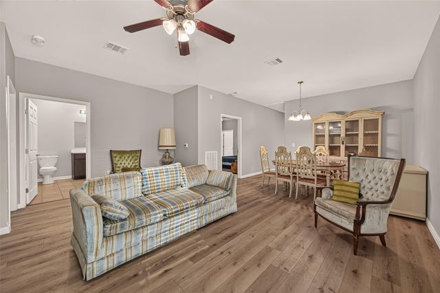 5726 Southwind Street, Houston, TX 77033