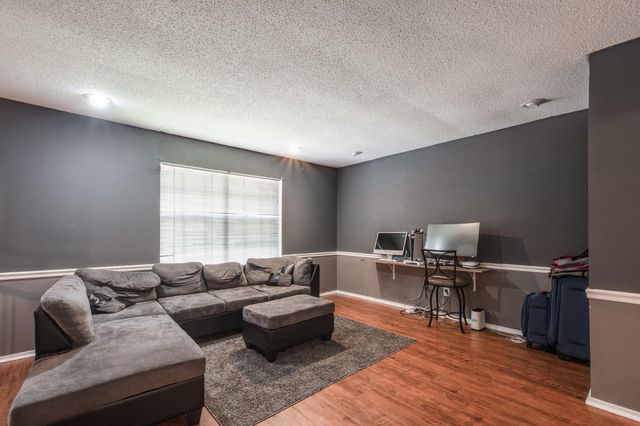 3423 Meadowview Drive, Richmond, TX 77459