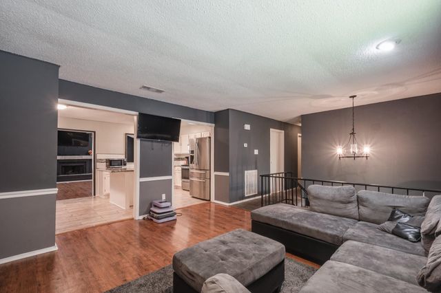 3423 Meadowview Drive, Richmond, TX 77459