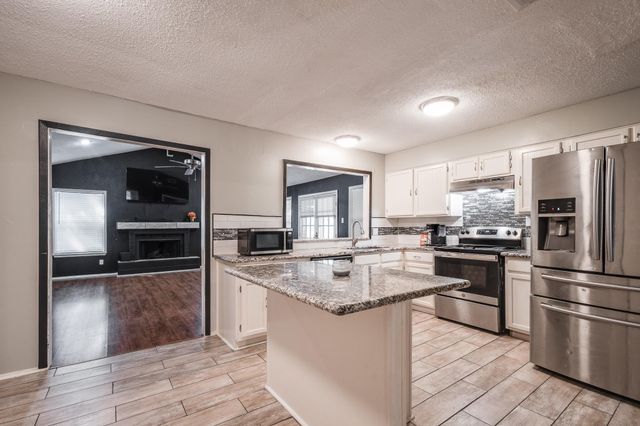 3423 Meadowview Drive, Richmond, TX 77459