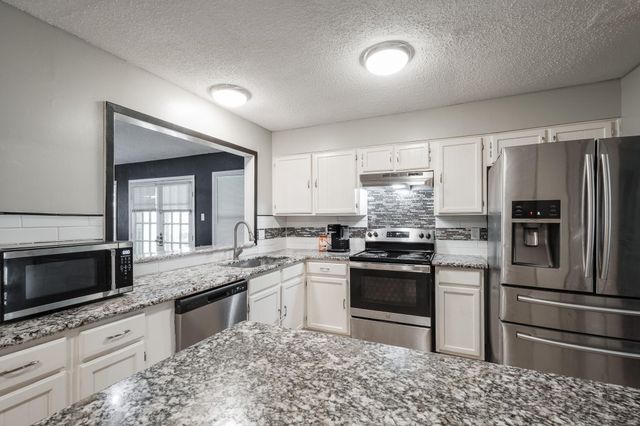 3423 Meadowview Drive, Richmond, TX 77459