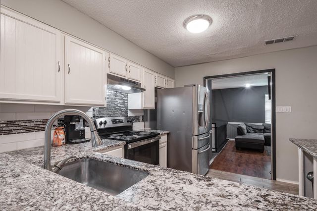 3423 Meadowview Drive, Richmond, TX 77459