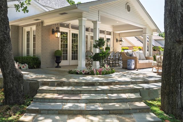 2102 Prestonwood Drive, Arlington, TX 76012