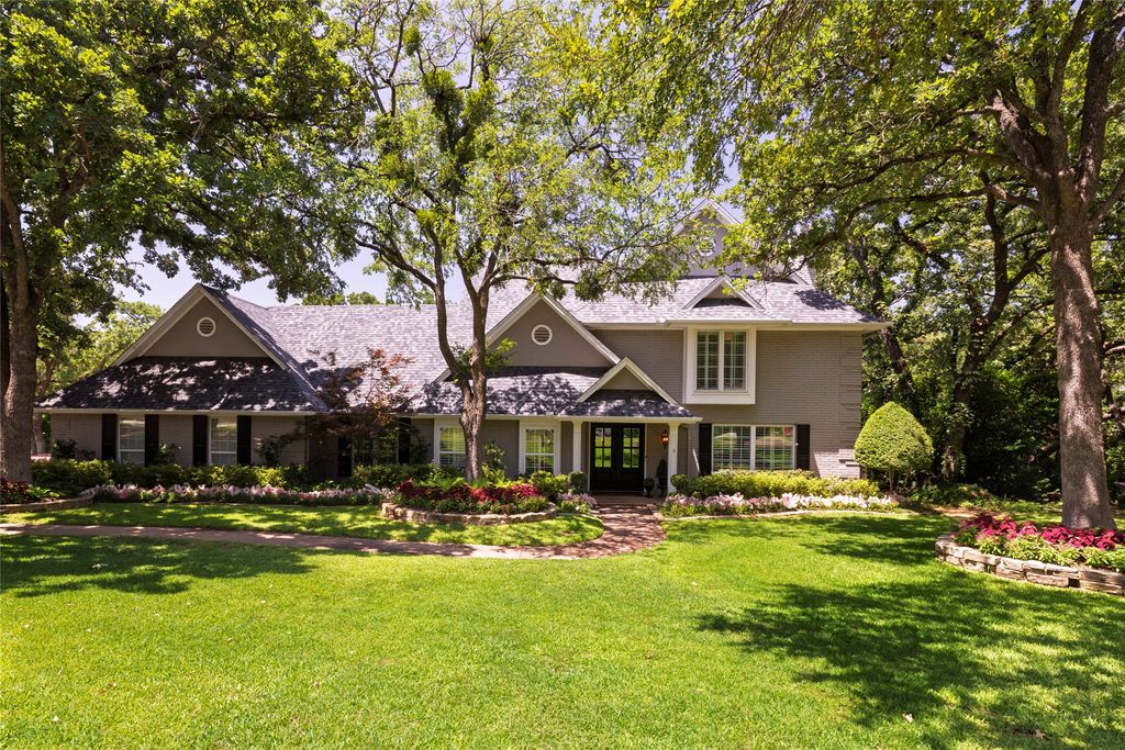 2102 Prestonwood Drive, Arlington, TX 76012