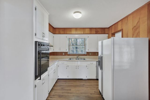 101 Lakeview Drive, Seneca, SC 29672