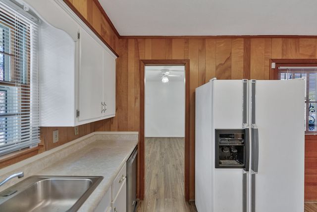 101 Lakeview Drive, Seneca, SC 29672