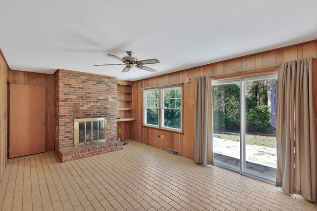 101 Lakeview Drive, Seneca, SC 29672