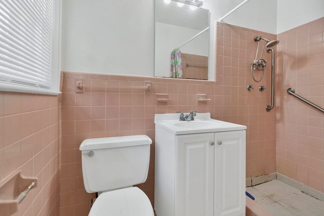 101 Lakeview Drive, Seneca, SC 29672