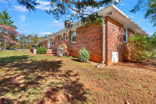 101 Lakeview Drive, Seneca, SC 29672