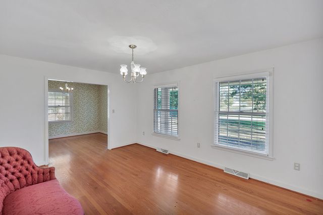 101 Lakeview Drive, Seneca, SC 29672