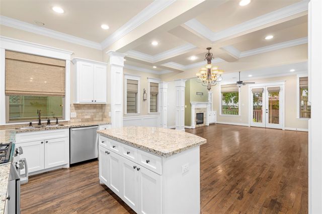412 W 25th Street, Houston, TX 77008