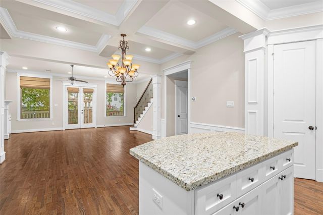 412 W 25th Street, Houston, TX 77008