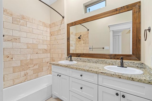 412 W 25th Street, Houston, TX 77008