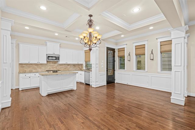 412 W 25th Street, Houston, TX 77008
