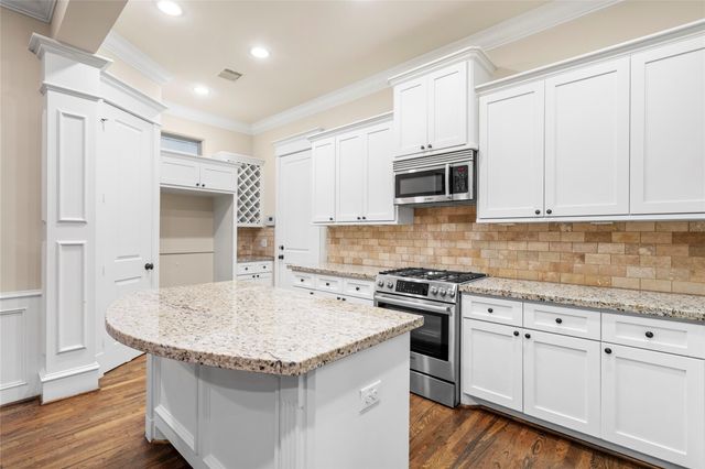 412 W 25th Street, Houston, TX 77008