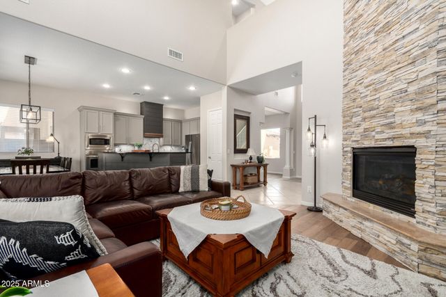 2030 W WHISPER ROCK Trail, Phoenix, AZ 85085