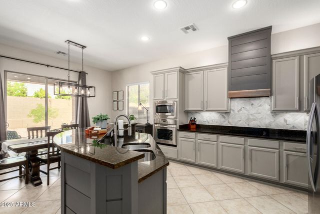 2030 W WHISPER ROCK Trail, Phoenix, AZ 85085