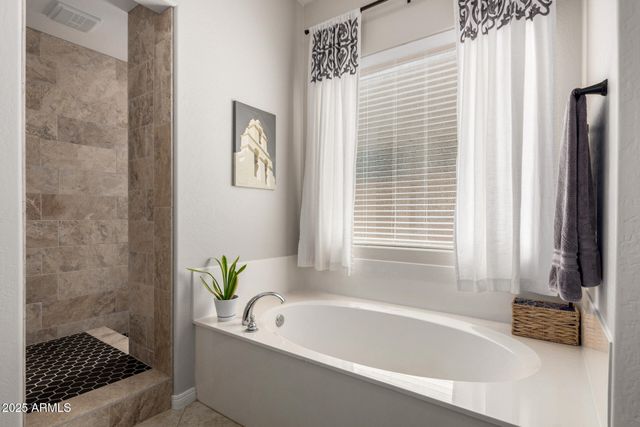 2030 W WHISPER ROCK Trail, Phoenix, AZ 85085