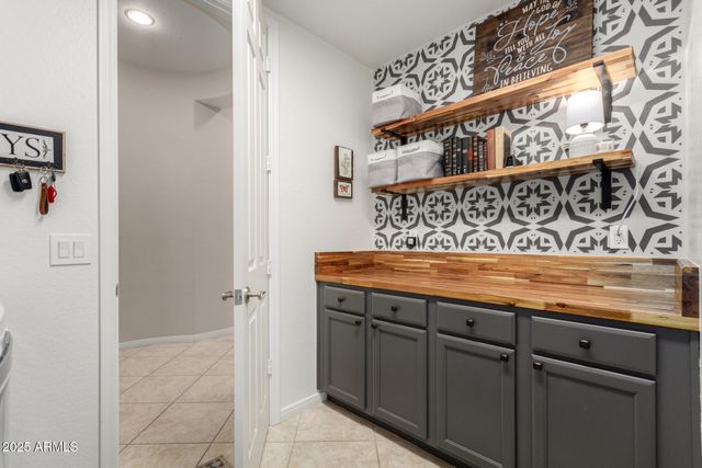 2030 W WHISPER ROCK Trail, Phoenix, AZ 85085