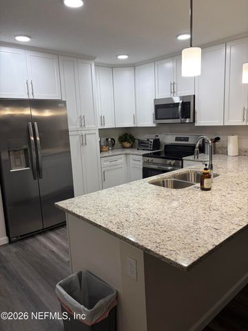 2783 LARSEN Road, Jacksonville, FL 32207