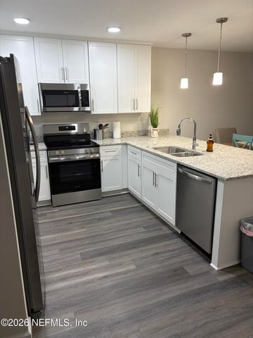 2783 LARSEN Road, Jacksonville, FL 32207