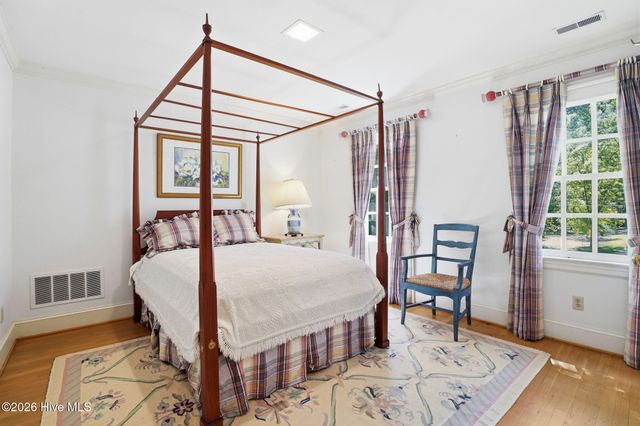 1012 Salem Street NW, Wilson, NC 27893