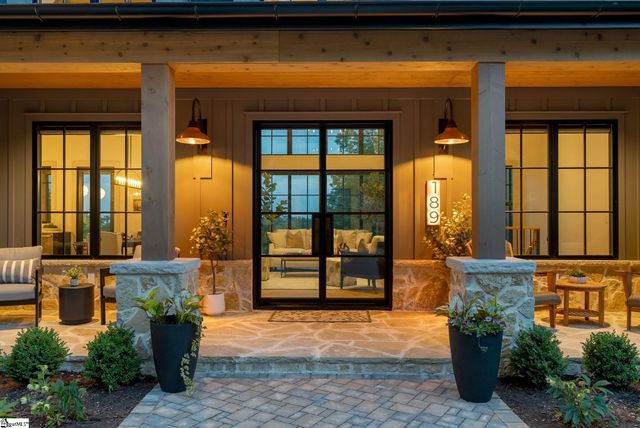 189 Crowne Hill Way, Marietta, SC 29661