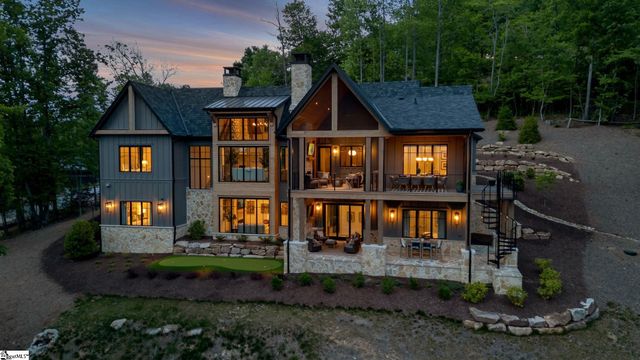 189 Crowne Hill Way, Marietta, SC 29661