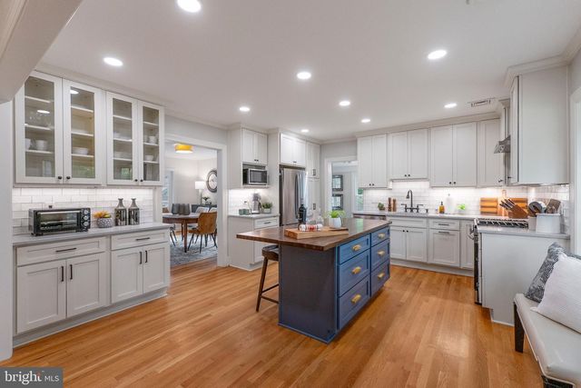 2828 CLEAVE DR, Falls Church, VA 22042