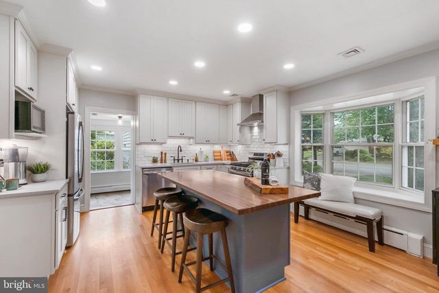 2828 CLEAVE DR, Falls Church, VA 22042