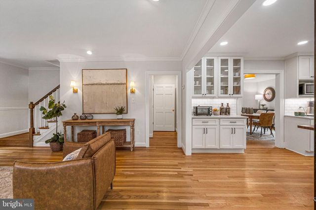 2828 CLEAVE DR, Falls Church, VA 22042