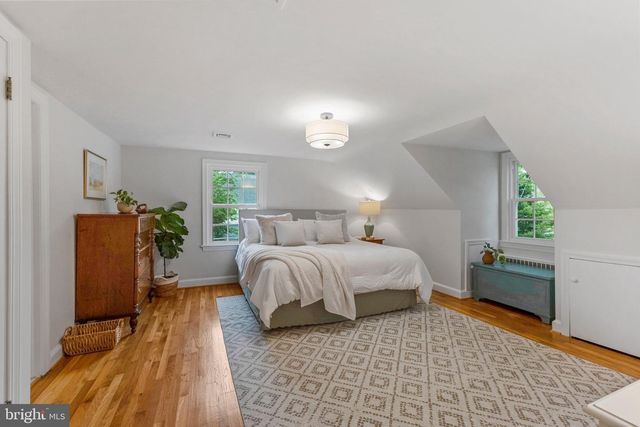2828 CLEAVE DR, Falls Church, VA 22042