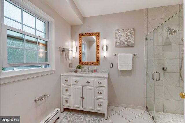 2828 CLEAVE DR, Falls Church, VA 22042
