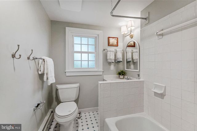 2828 CLEAVE DR, Falls Church, VA 22042