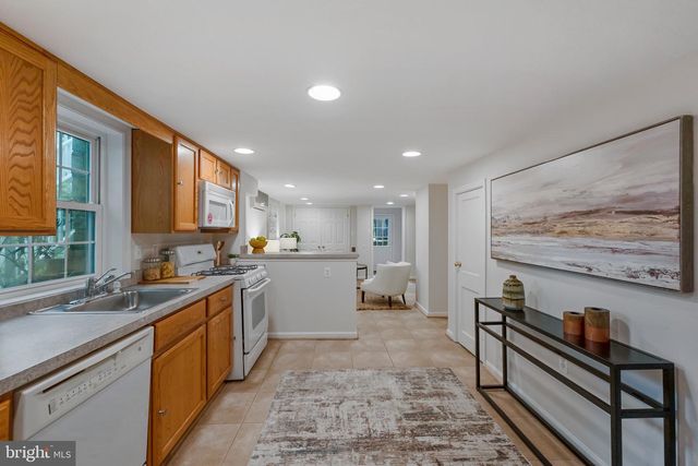 2828 CLEAVE DR, Falls Church, VA 22042