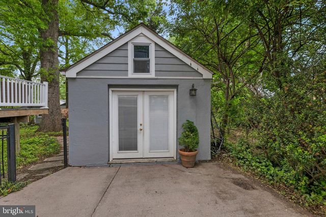 2828 CLEAVE DR, Falls Church, VA 22042