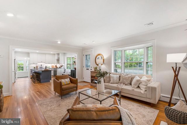 2828 CLEAVE DR, Falls Church, VA 22042